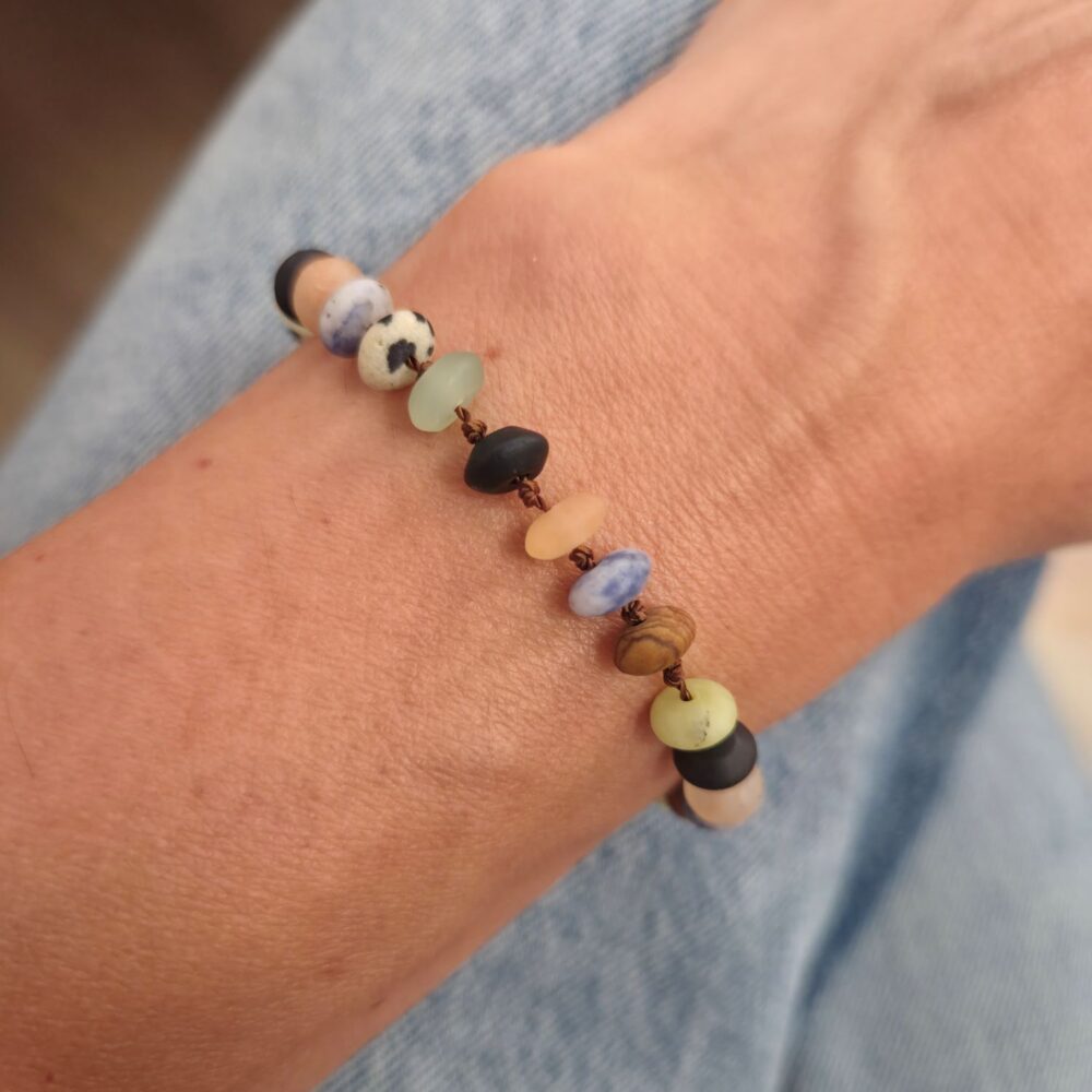 Cocktail mat stones knotted bracelet